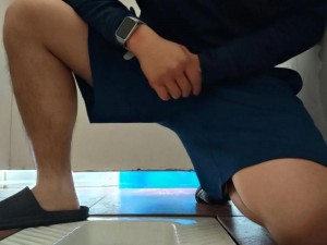 体育生爽擼又大又粗的雞巴——提升男性性能力的保健品