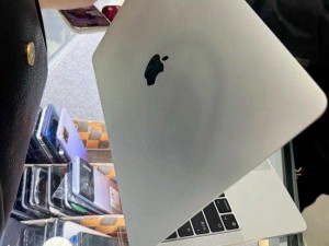 1819MACBOOKPRO 款苹果笔记本电脑，采用苹果自主研发的芯片，速度更快、能耗更低